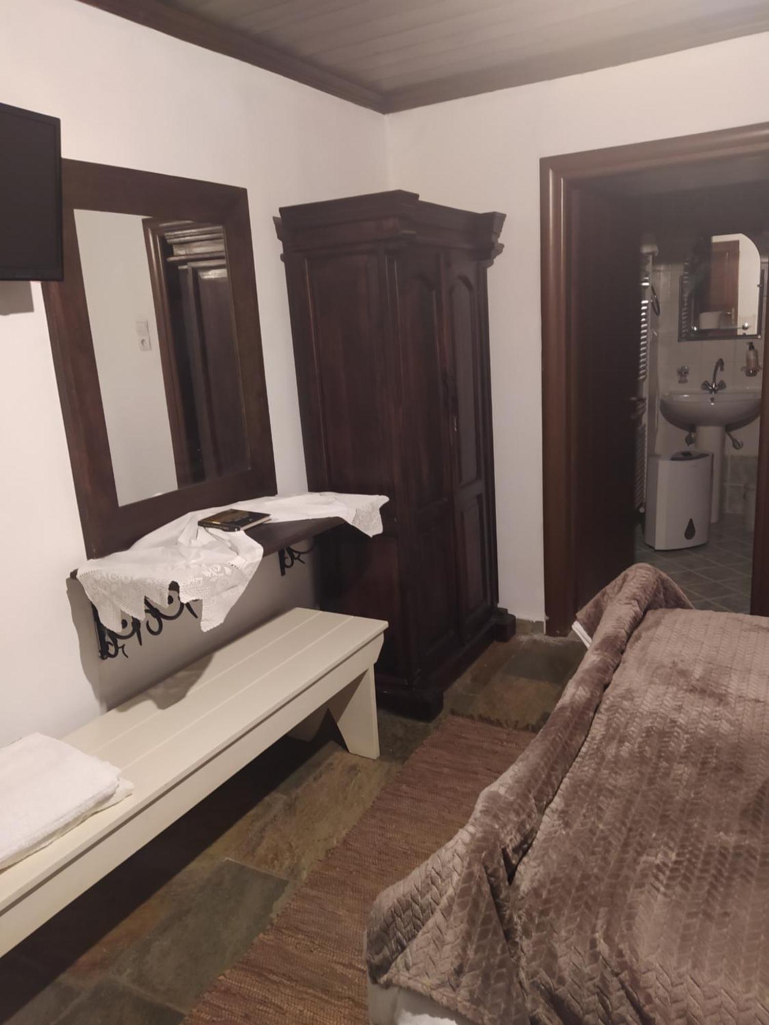 Guesthouse Petrino Pezoúla Eksteriør bilde